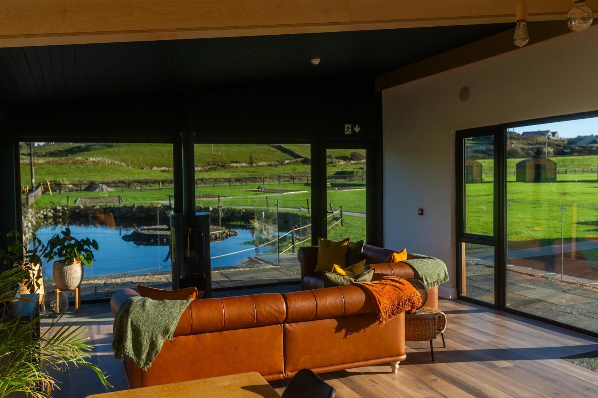 شقة Castledarcy Glamping اهينتش المظهر الخارجي الصورة